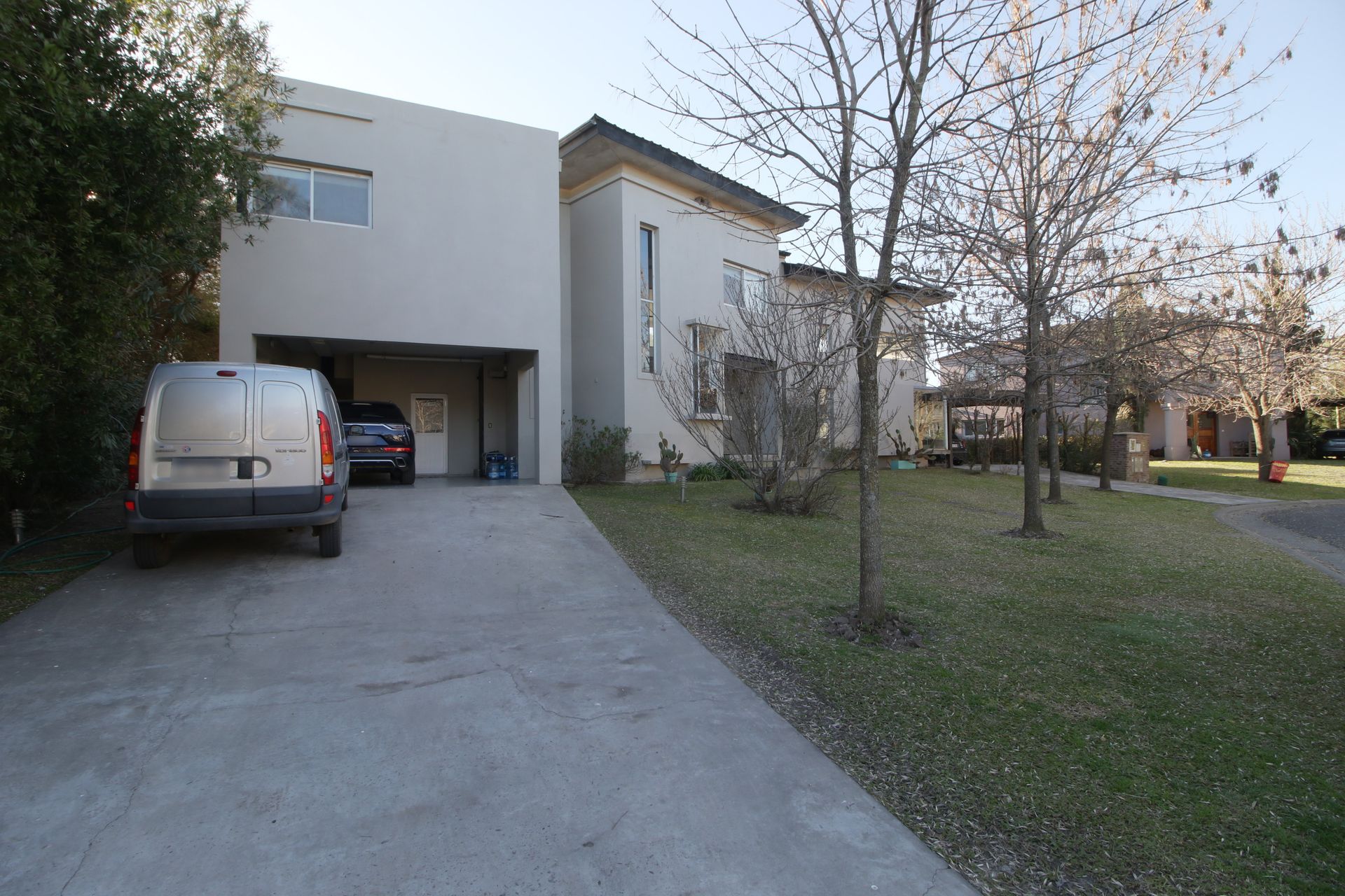 Casa 4 dormitorios + escritorio - Apto credito