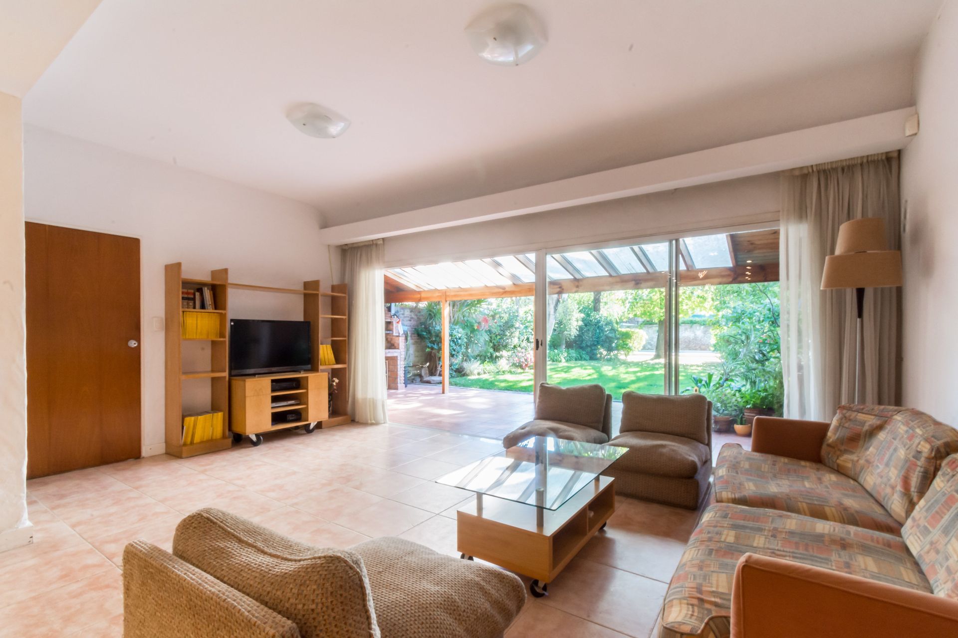 House for sale in prime Vicente Lopez area, 3 bedrooms