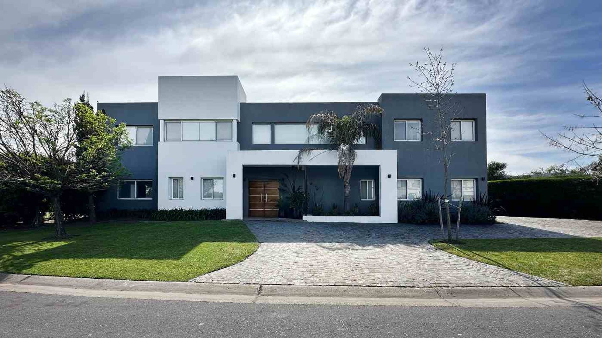 Venta Casa 6 Ambientes En Barrio San Fransisco