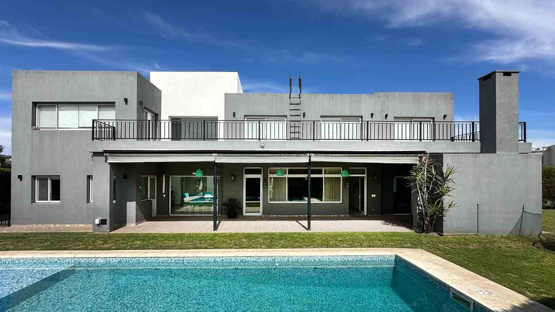Venta Casa 6 Ambientes En Barrio San Fransisco