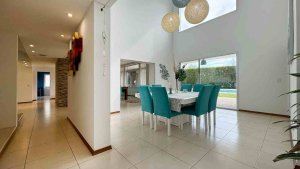 Venta Casa 6 Ambientes En Barrio San Fransisco