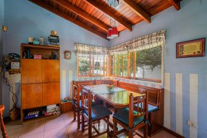 5-room house for sale in Boulogne with pool and parking.