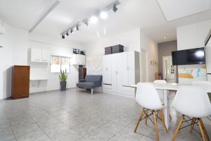 2-room apartment for sale, ground floor, Victoria