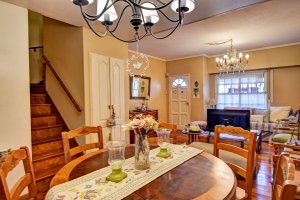 Olivos Duplex House for Sale – 5 Rooms, Pool, Garden