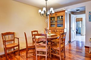 Olivos Duplex House for Sale – 5 Rooms, Pool, Garden