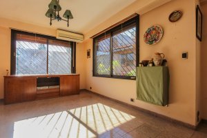 Venta Casa 9 Ambientes Munro Cochera Y Patio