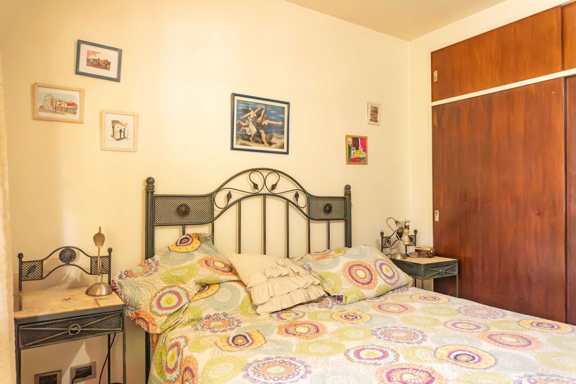 Venta casa triplex. 5 Amb. Coch. Playroom. Olivos