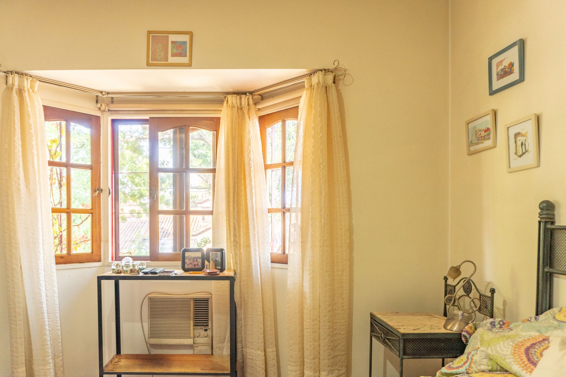 Venta casa triplex. 5 Amb. Coch. Playroom. Olivos
