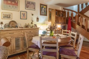 Venta casa triplex. 5 Amb. Coch. Playroom. Olivos