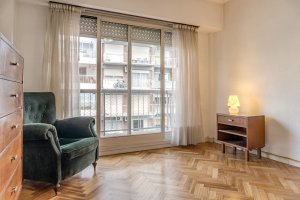 Venta Depto 4 Amb Al Frente Con Balcón En Olivos