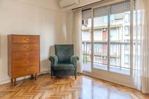 Venta Depto 4 Amb Al Frente Con Balcón En Olivos