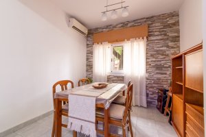 Venta- 3 Ambientes- Pb - Patio Compartido- Olivos