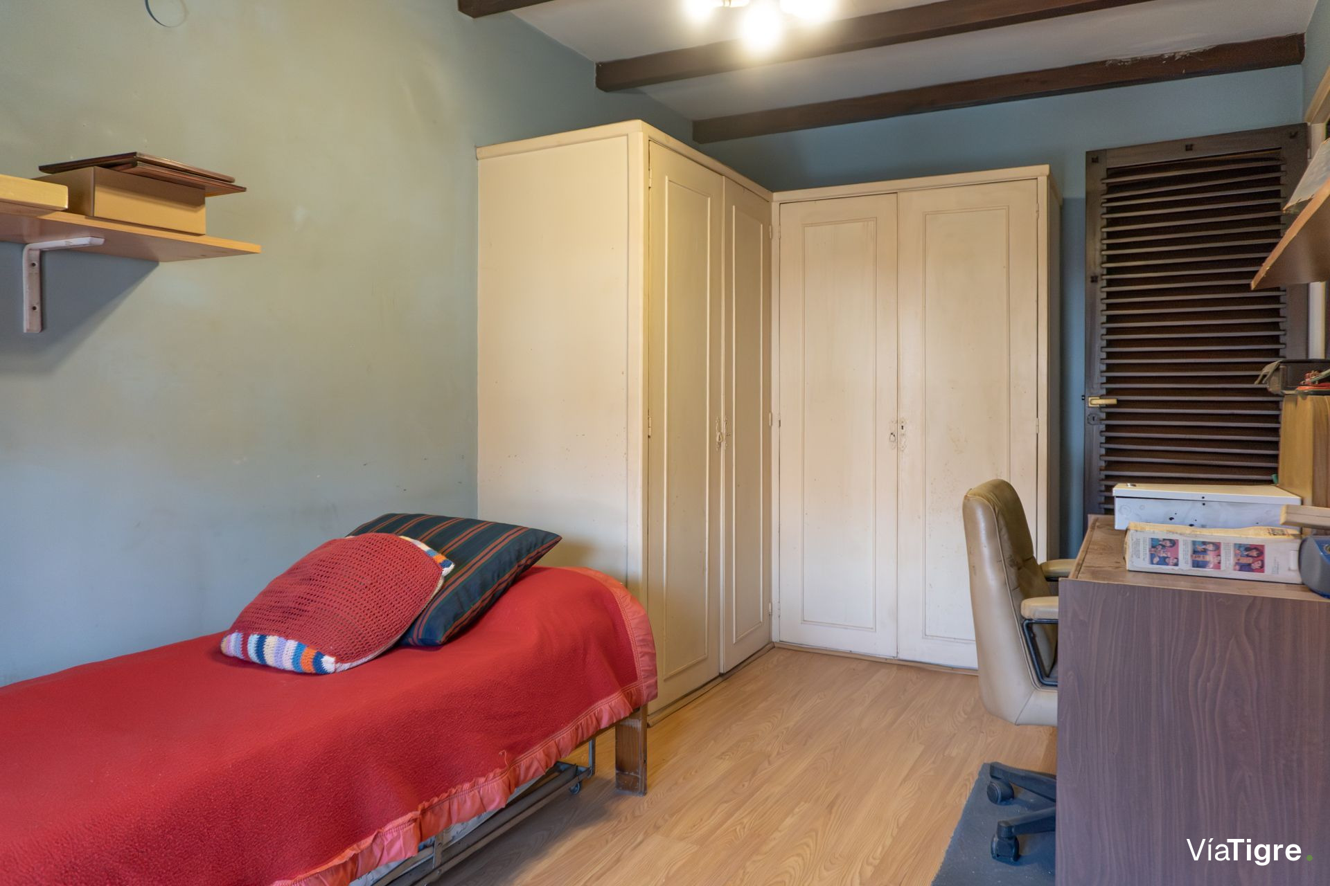 VENTA Casa 4 AMBIENTES con Jardin y cochera OLIVOS