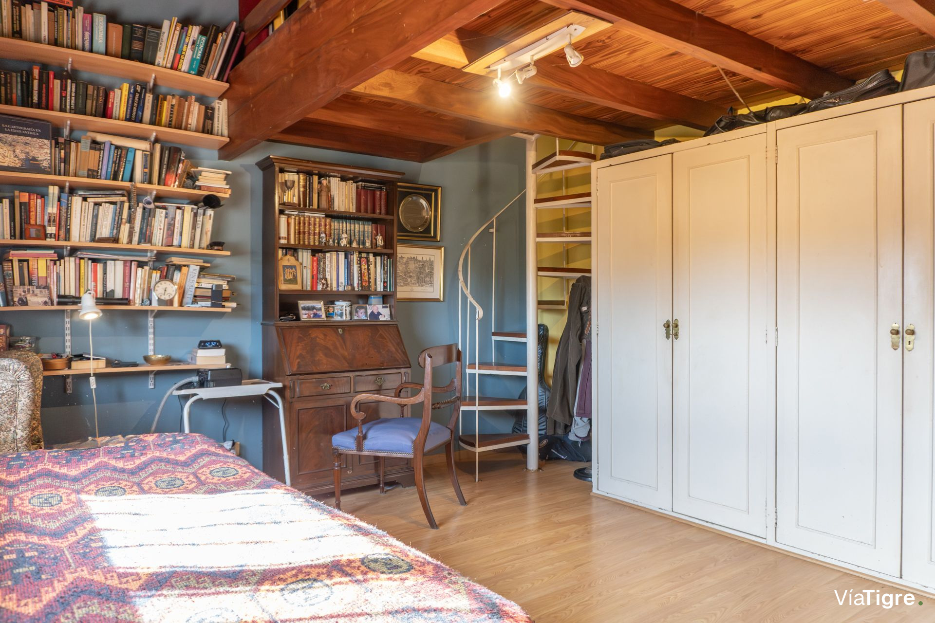 VENTA Casa 4 AMBIENTES con Jardin y cochera OLIVOS