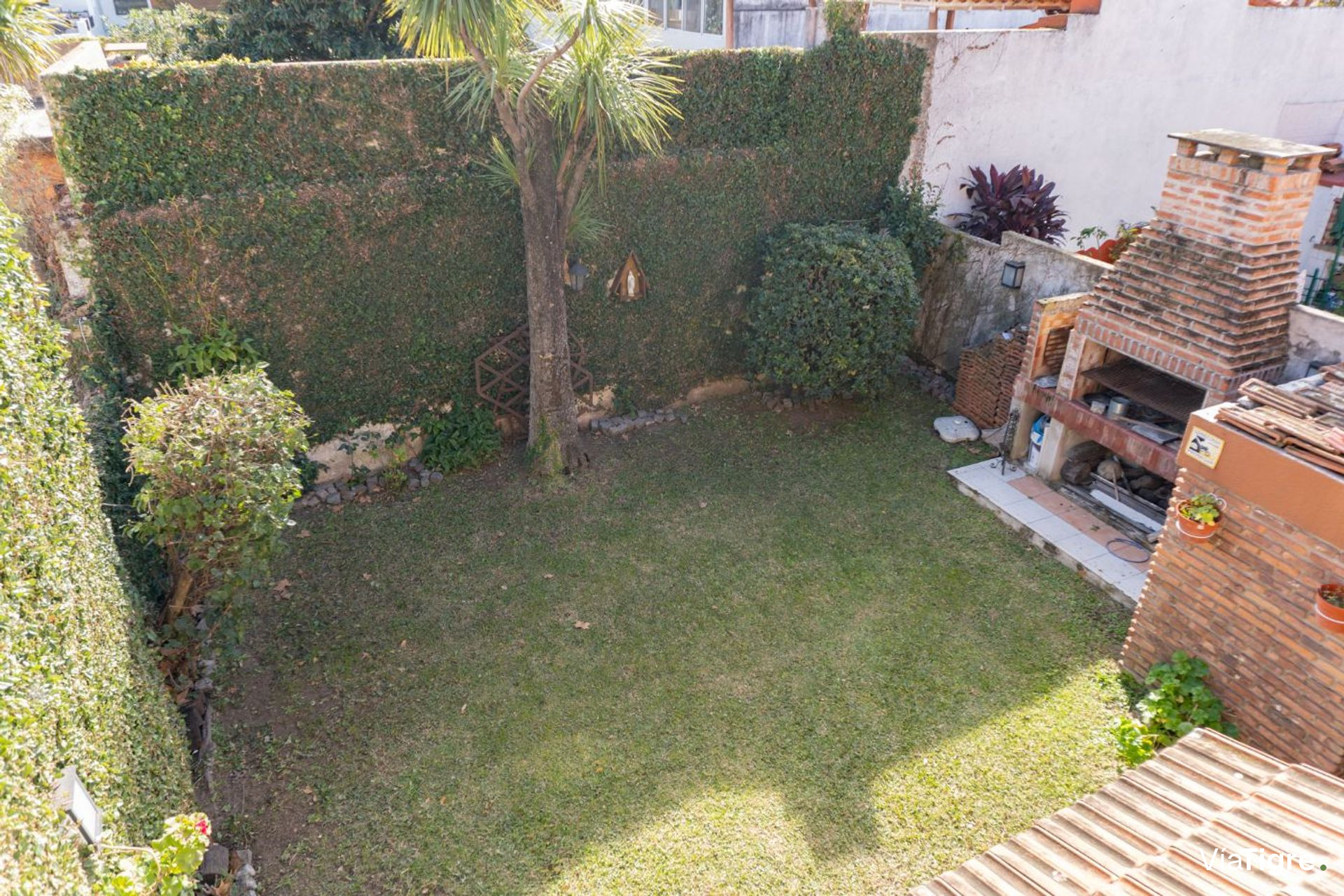 VENTA Casa 4 AMBIENTES con Jardin y cochera OLIVOS