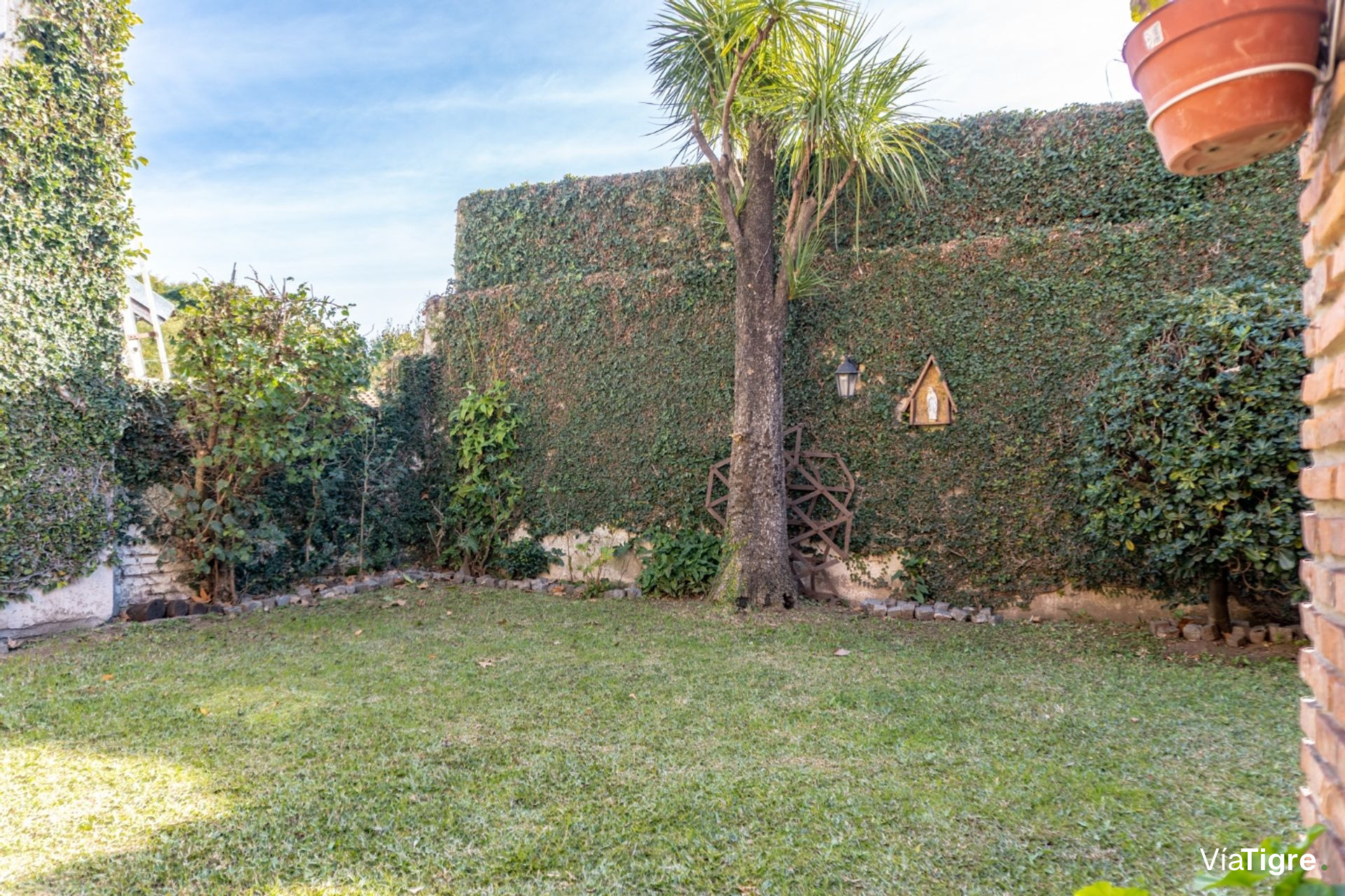 VENTA Casa 4 AMBIENTES con Jardin y cochera OLIVOS
