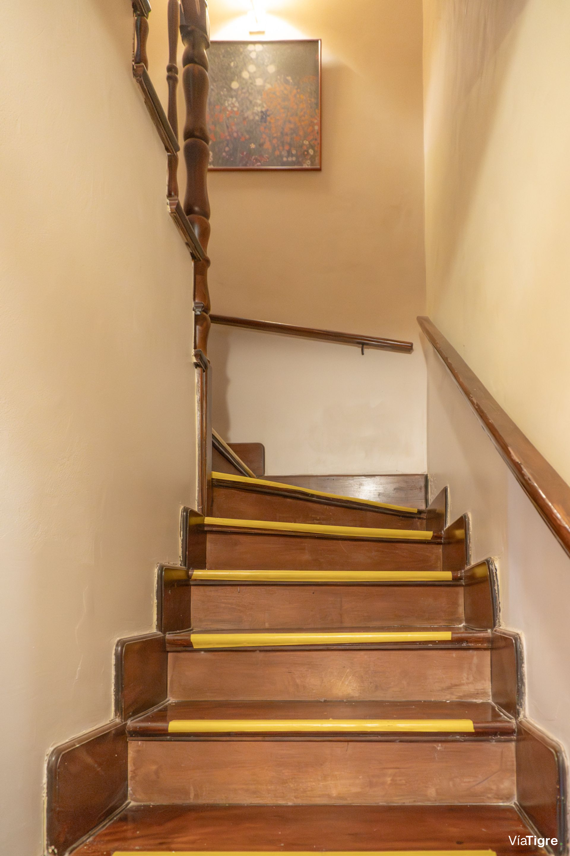 VENTA Casa 4 AMBIENTES con Jardin y cochera OLIVOS