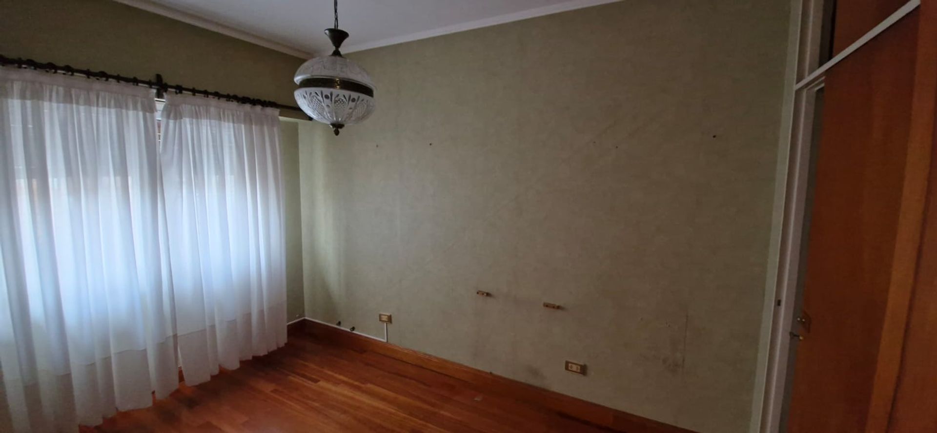 Venta Casa 4 Ambientes Olivos C/Jardin Y Cochera