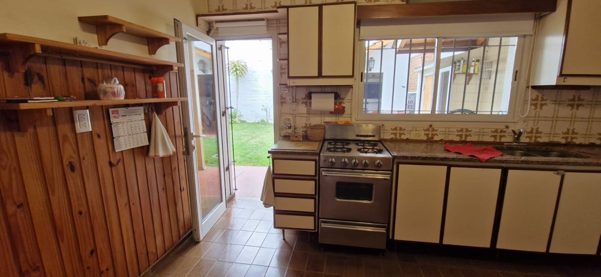 Venta Casa 4 Ambientes Olivos C/Jardin Y Cochera
