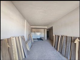 Sale of 3-room Apartment with Amenities, Garage, Florida, Dec 25
