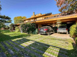 Don Torcuato House 8 Rooms Lot 2245 square meters