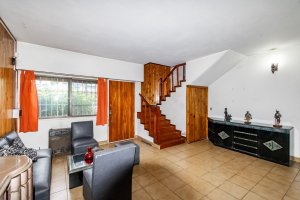 House for Sale – 6 Rooms, Garden, Pool, Garage – Boulogne