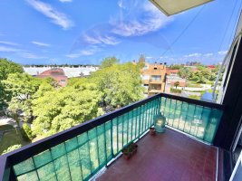 Sale: 4-room apartment in Martinez with garage