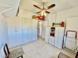 Sale: 4-room apartment in Martinez with garage
