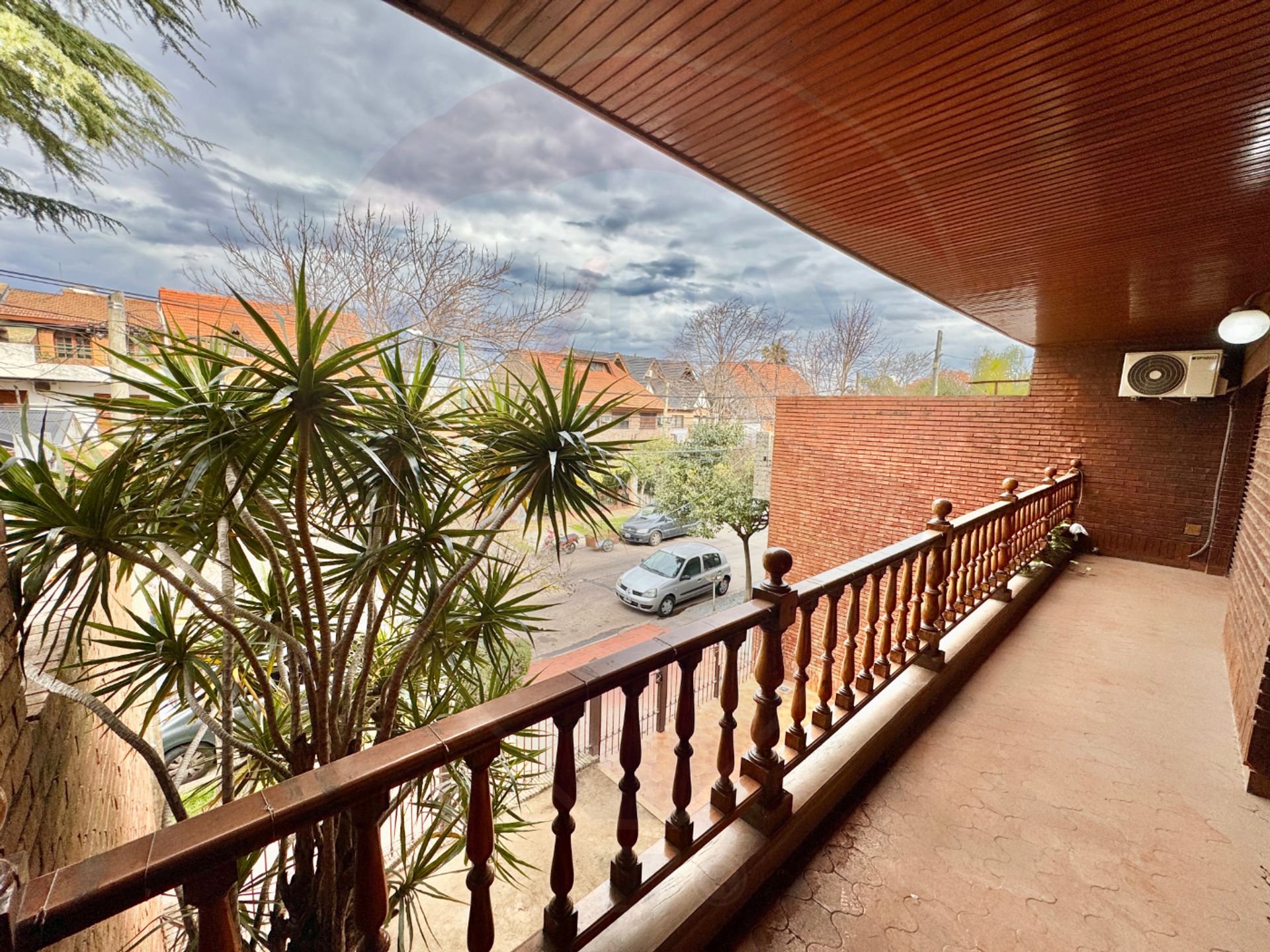 chalet 4 ambientes jardin, pileta y quincho