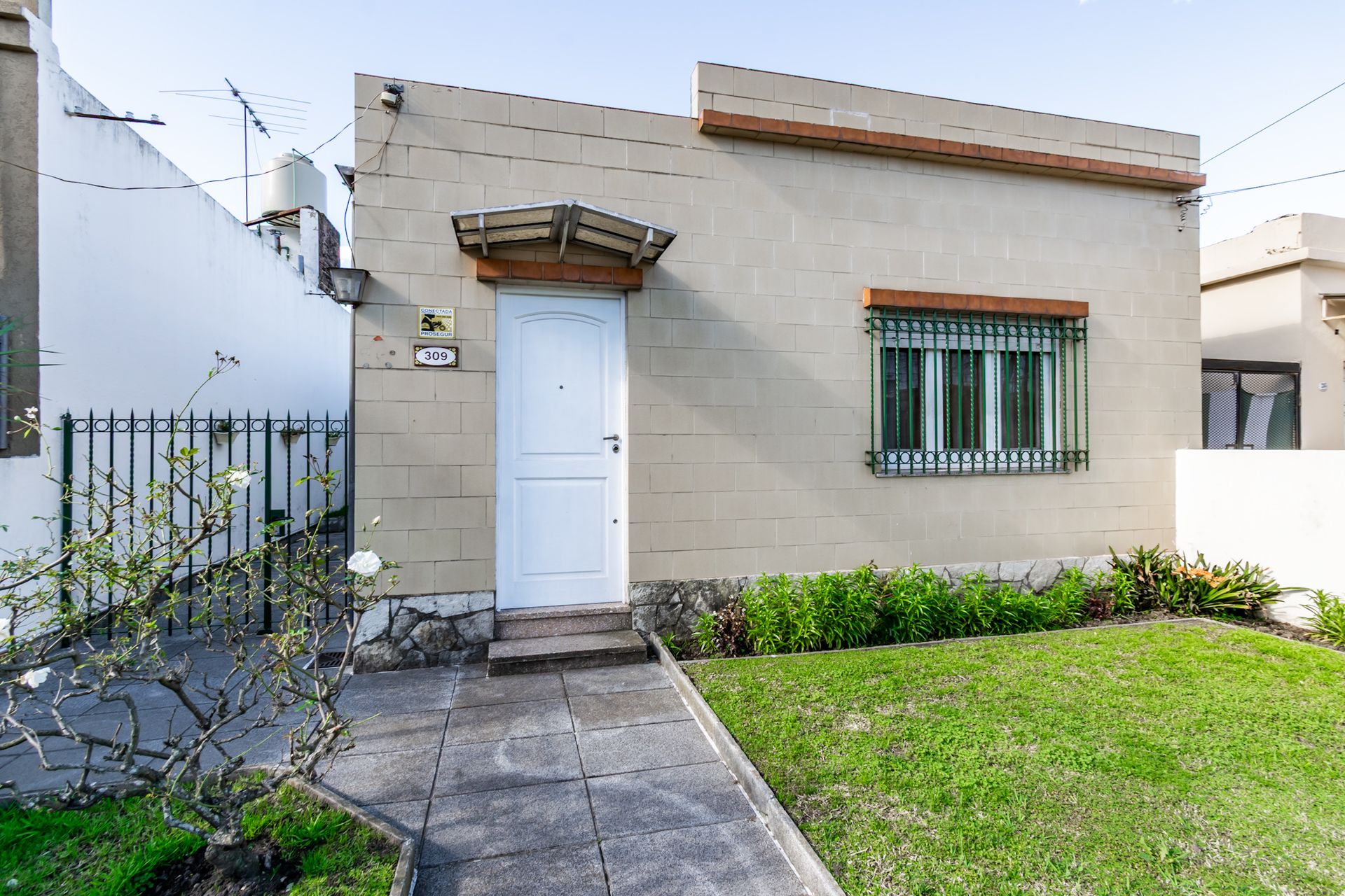 Venta Casa Tigre 4 Ambientes Con Jardin Y Quincho
