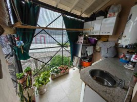 Departamento Cuatro Ambientes+Local Comercial Pb