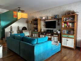 Sale: Unique Penthouse Triplex – Garden, Garage, Florida