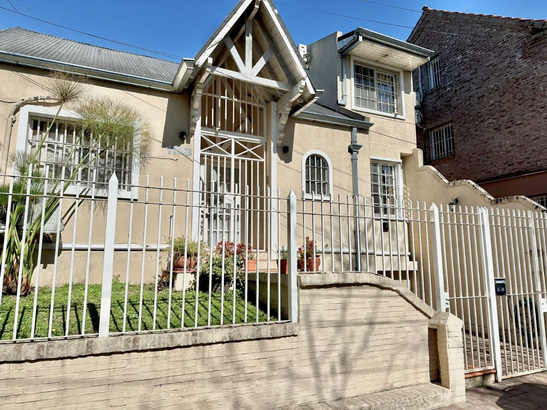 Spacious and cozy Casa Bajo de San Isidro for sale