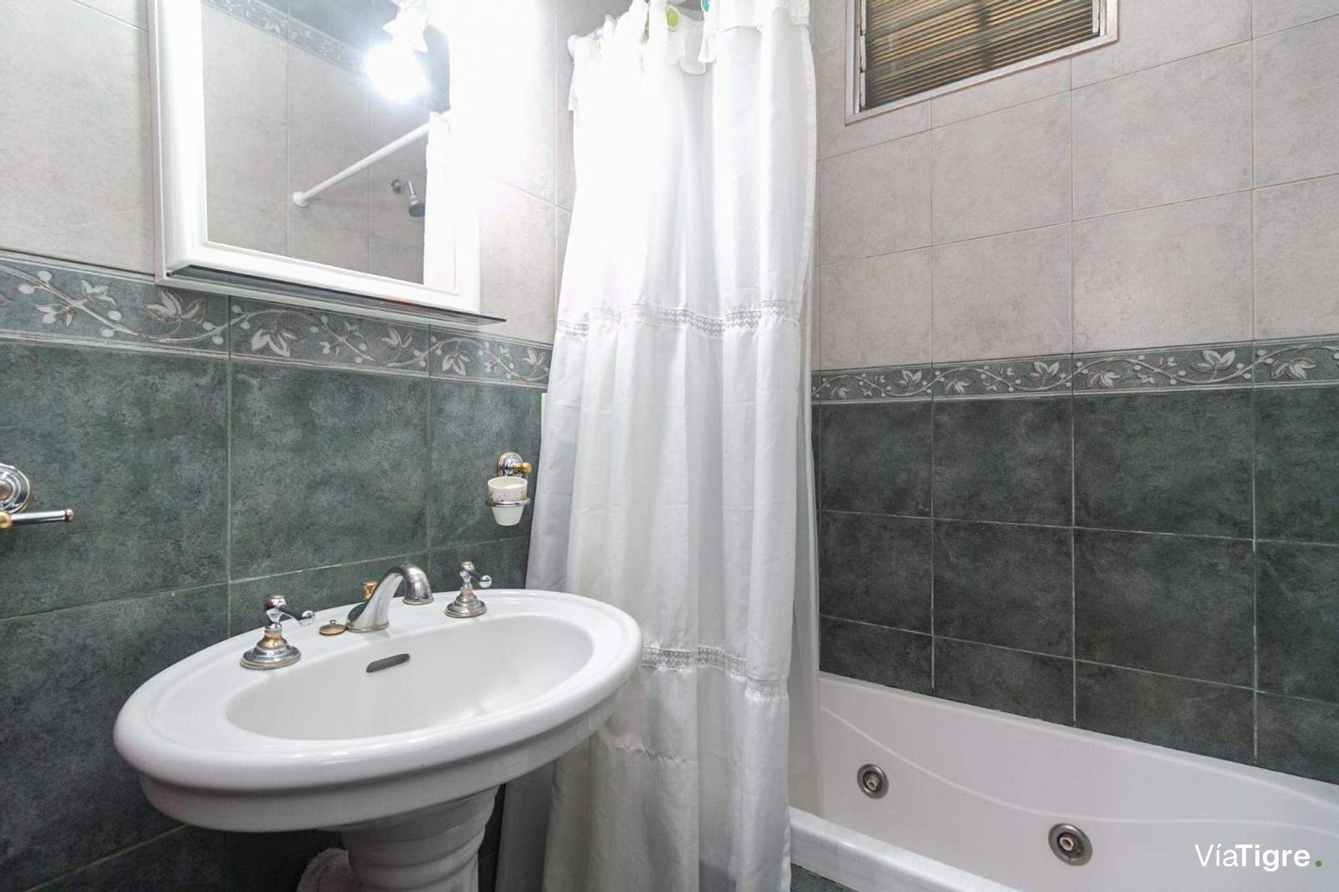 Venta Casa 4 Amb Con Pileta Y Garage