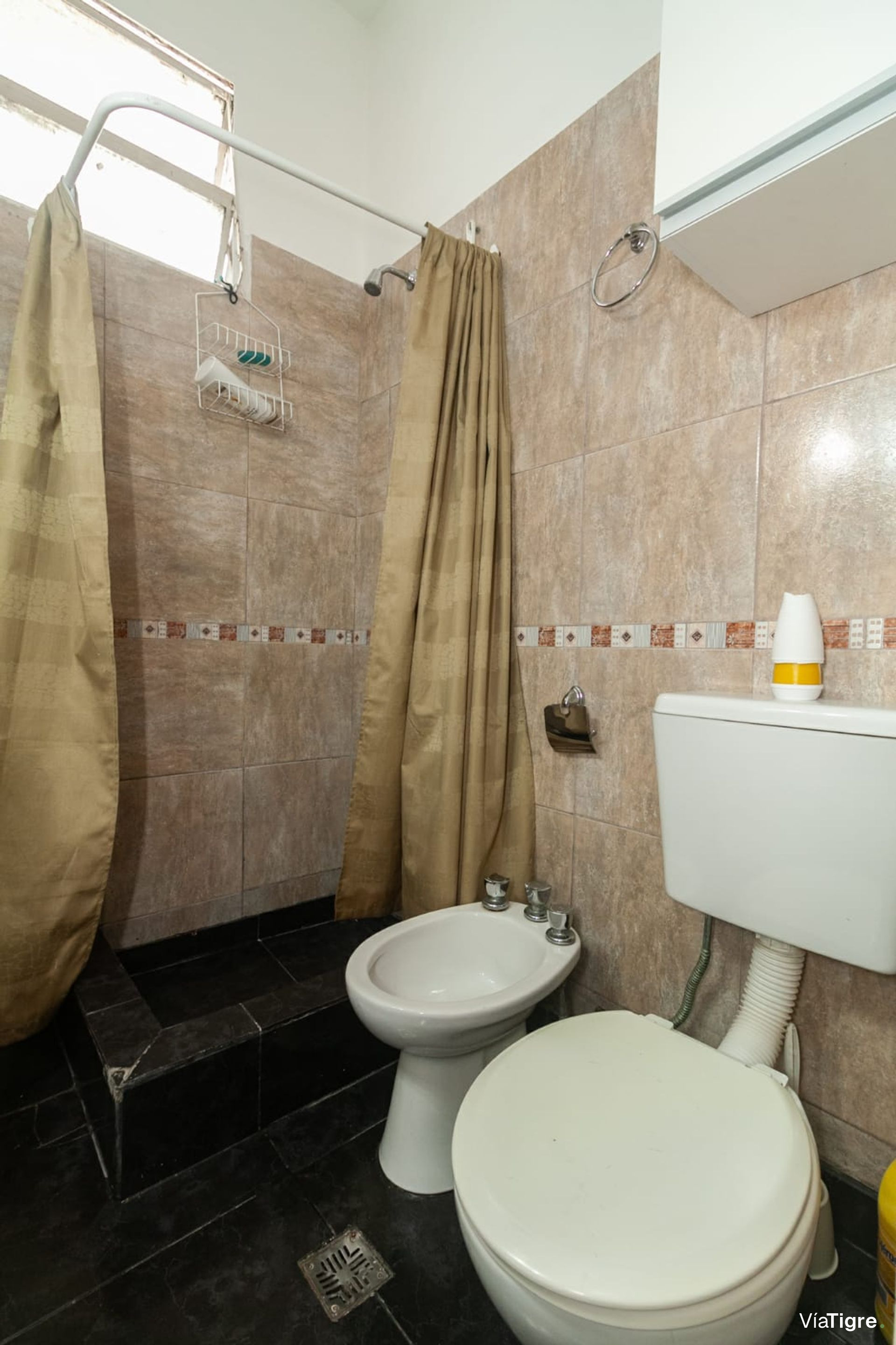 Venta Casa 4 Amb Con 2 Cochera, Jardin Y Pileta