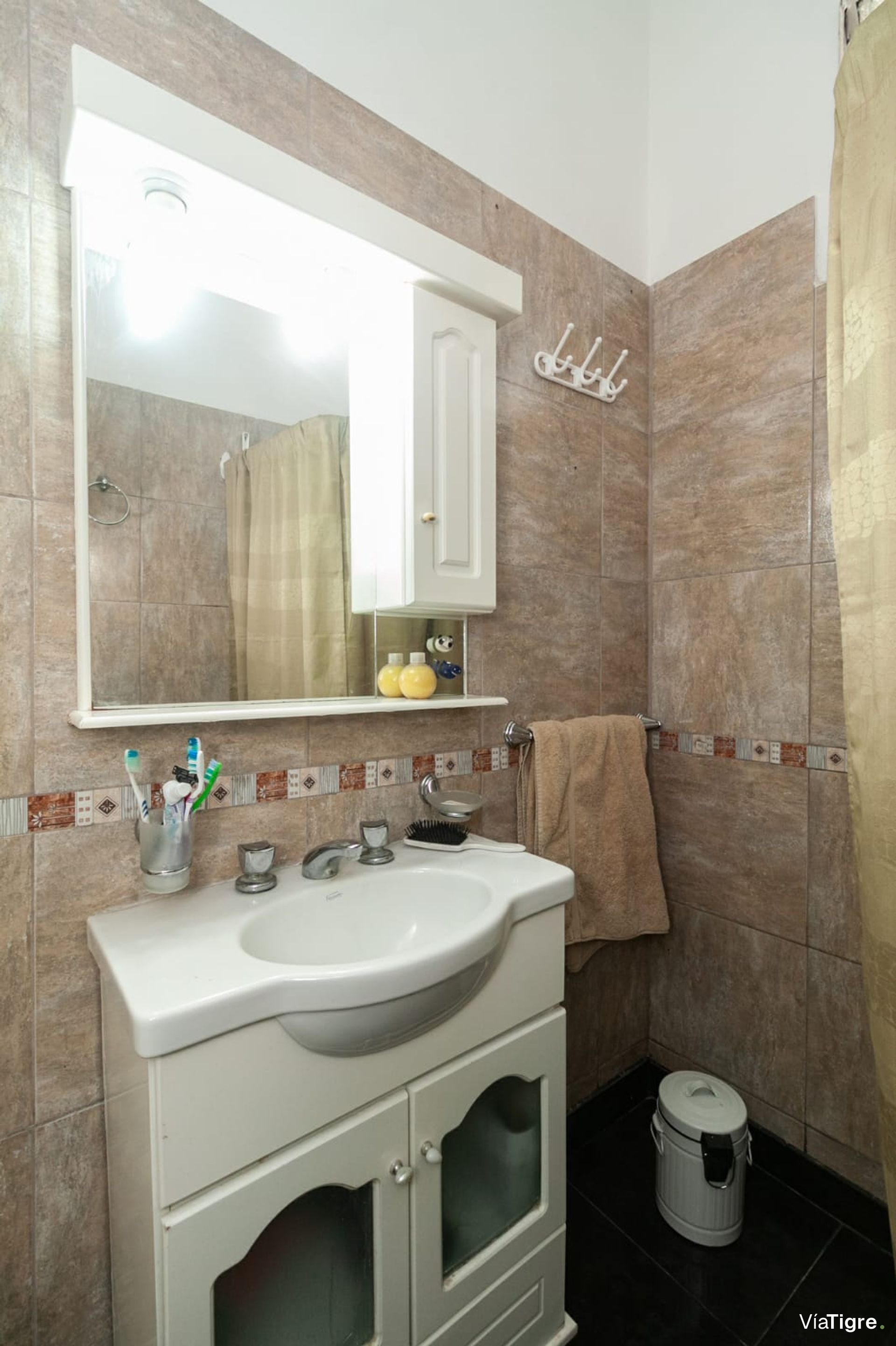 Venta Casa 4 Amb Con 2 Cochera, Jardin Y Pileta