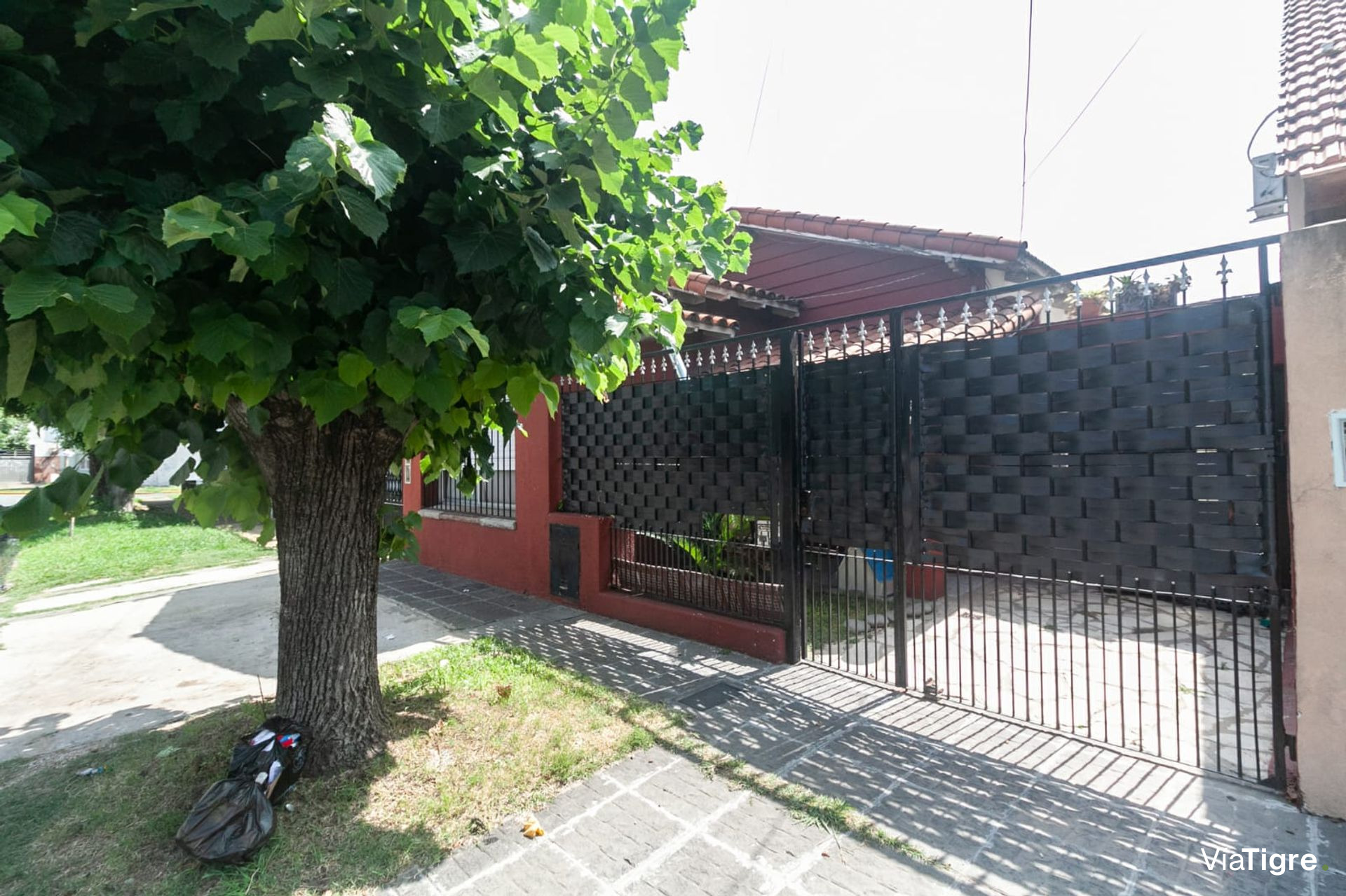 Venta Casa 4 Amb Con 2 Cochera, Jardin Y Pileta