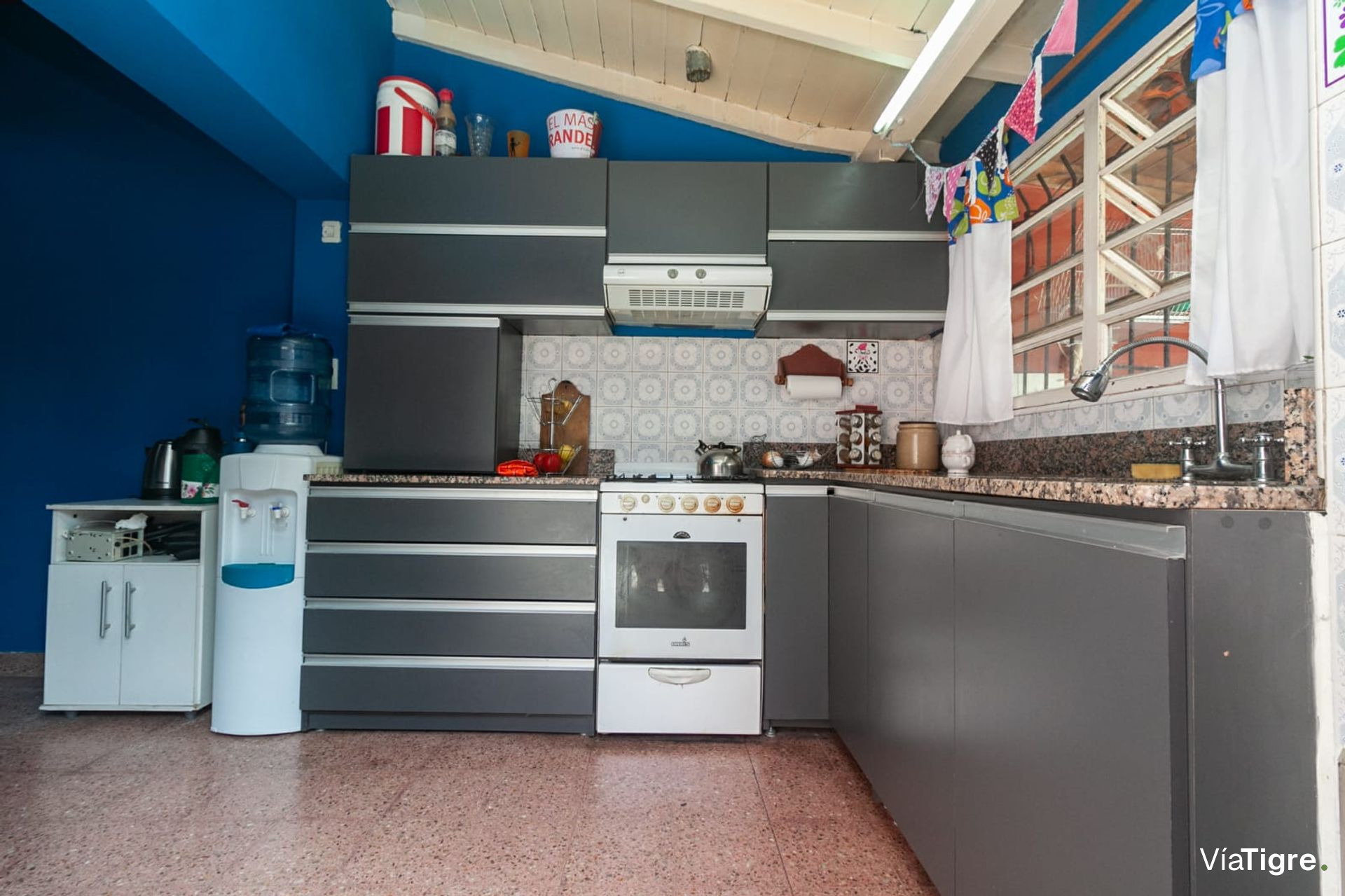 Venta Casa 4 Amb Con 2 Cochera, Jardin Y Pileta