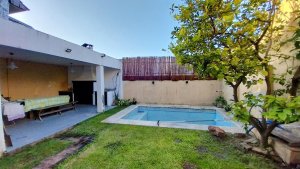 Venta Casa 4 Amb. Patio Parrilla Pileta Apto Cred.