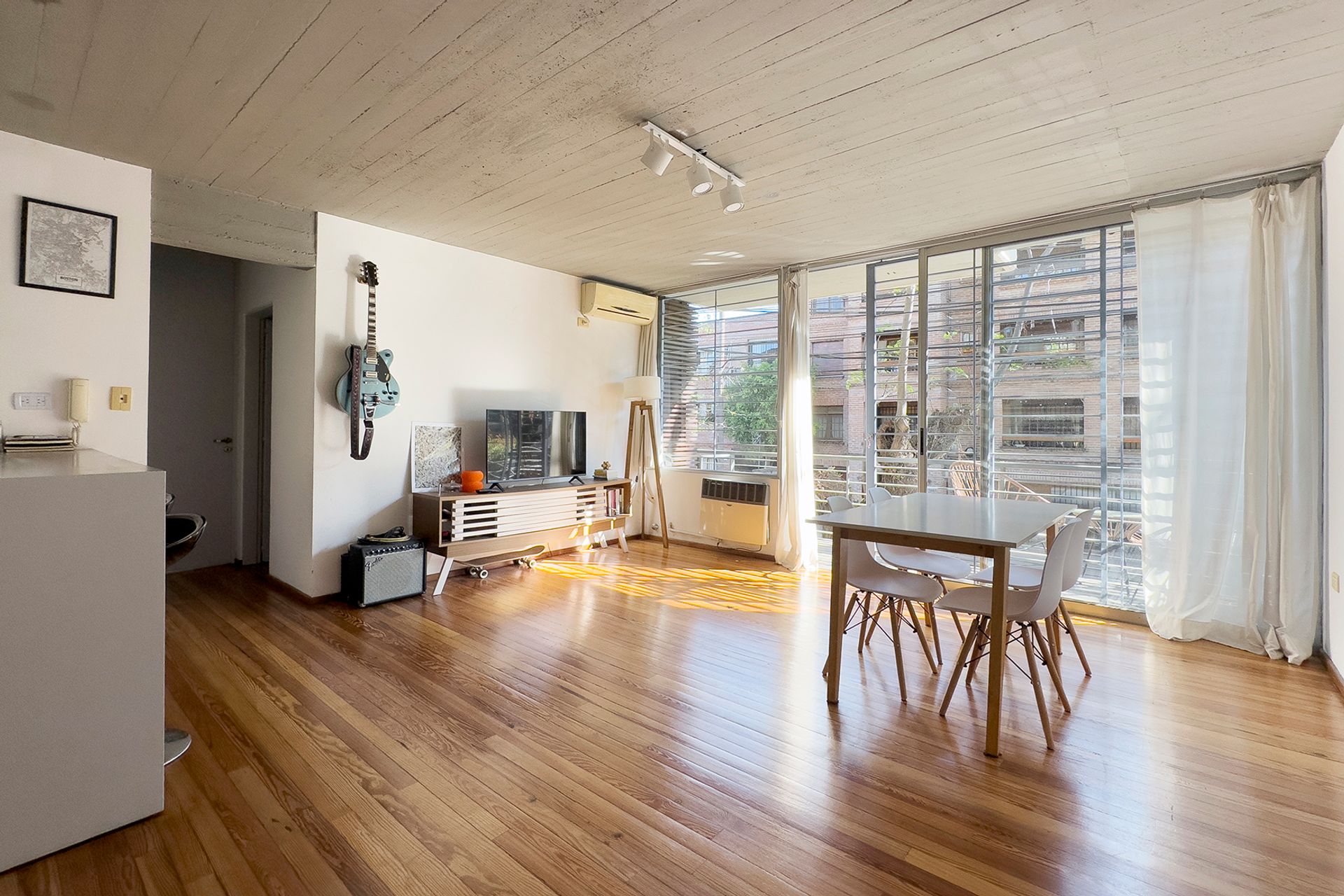 Sale - Apartment 2 Rooms with Carport and Balcony - San Isidro