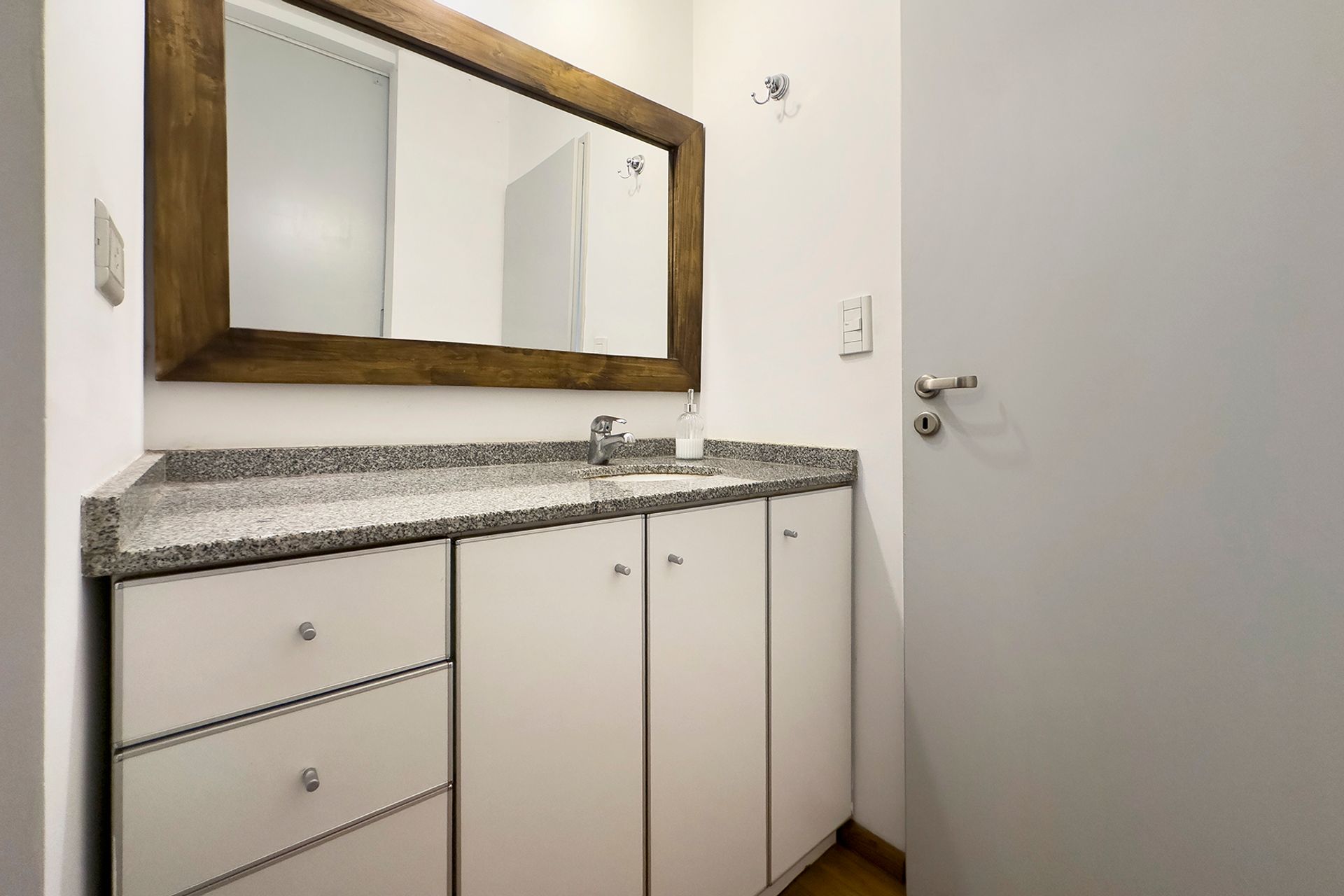 Venta - Depto 2 Amb c/Coch y Balcon - San Isidro