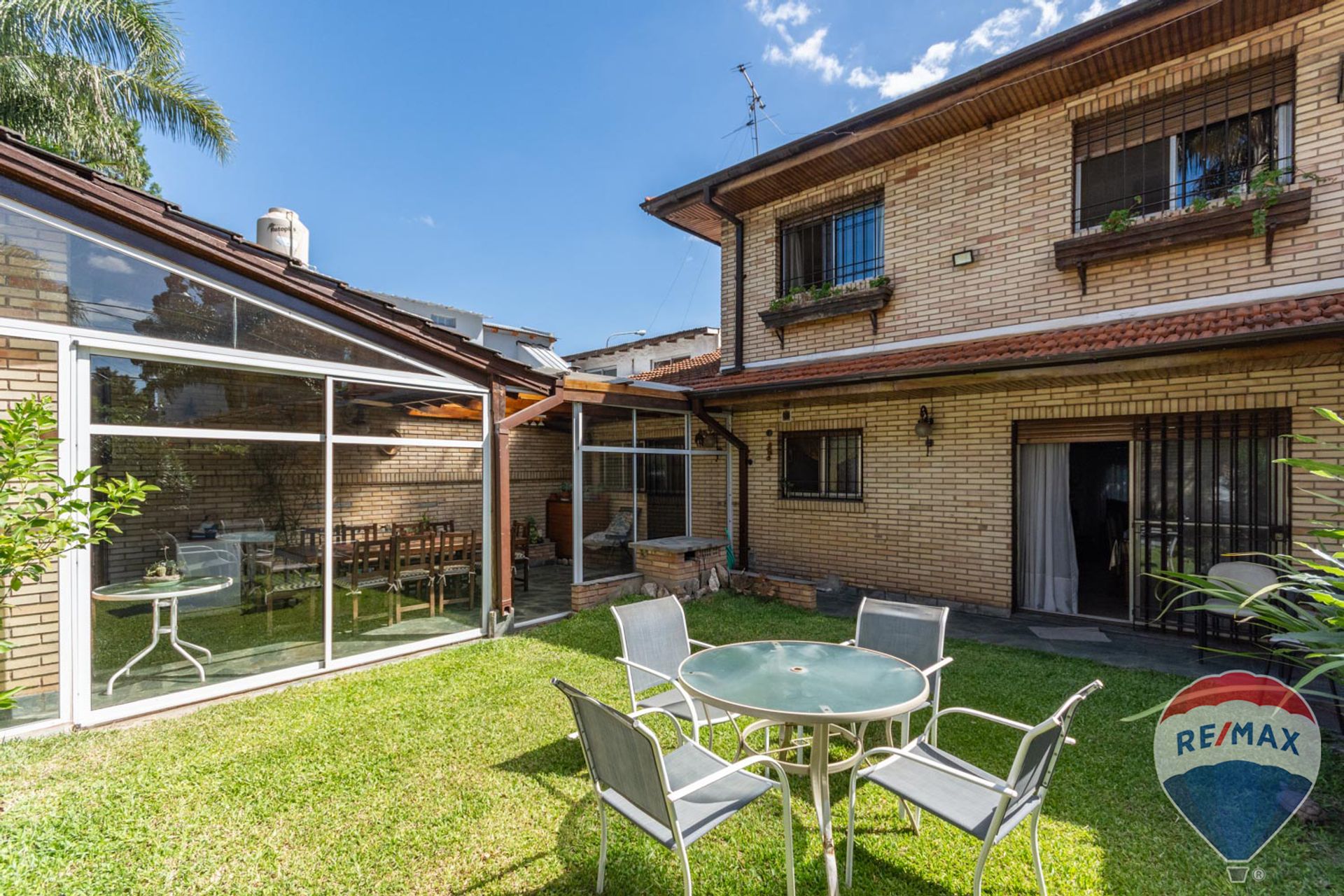 Casa venta en Don Torcuato con jardin y quincho