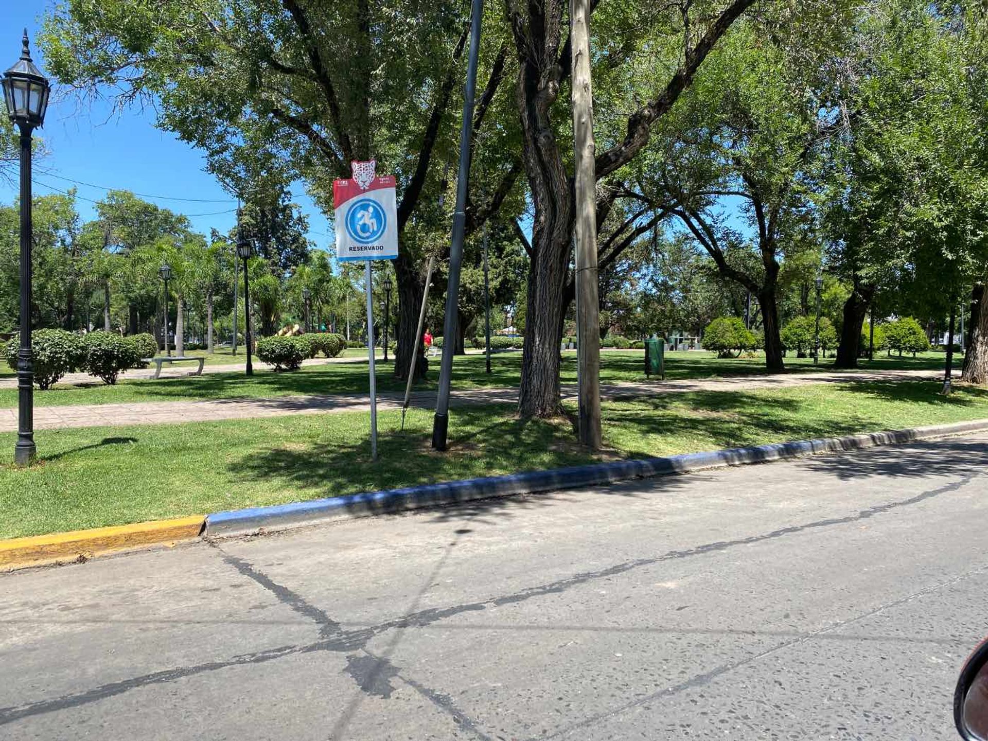 Venta casa Gral Pacheco sobre lote 522 mts.