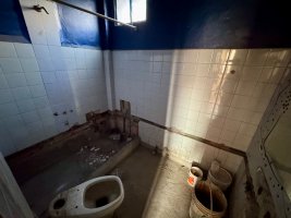 4-room apartment with patio, to be refurbished, Seller Lopez