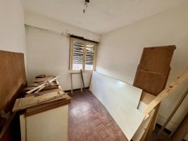 4-room apartment with patio, to be refurbished, Seller Lopez