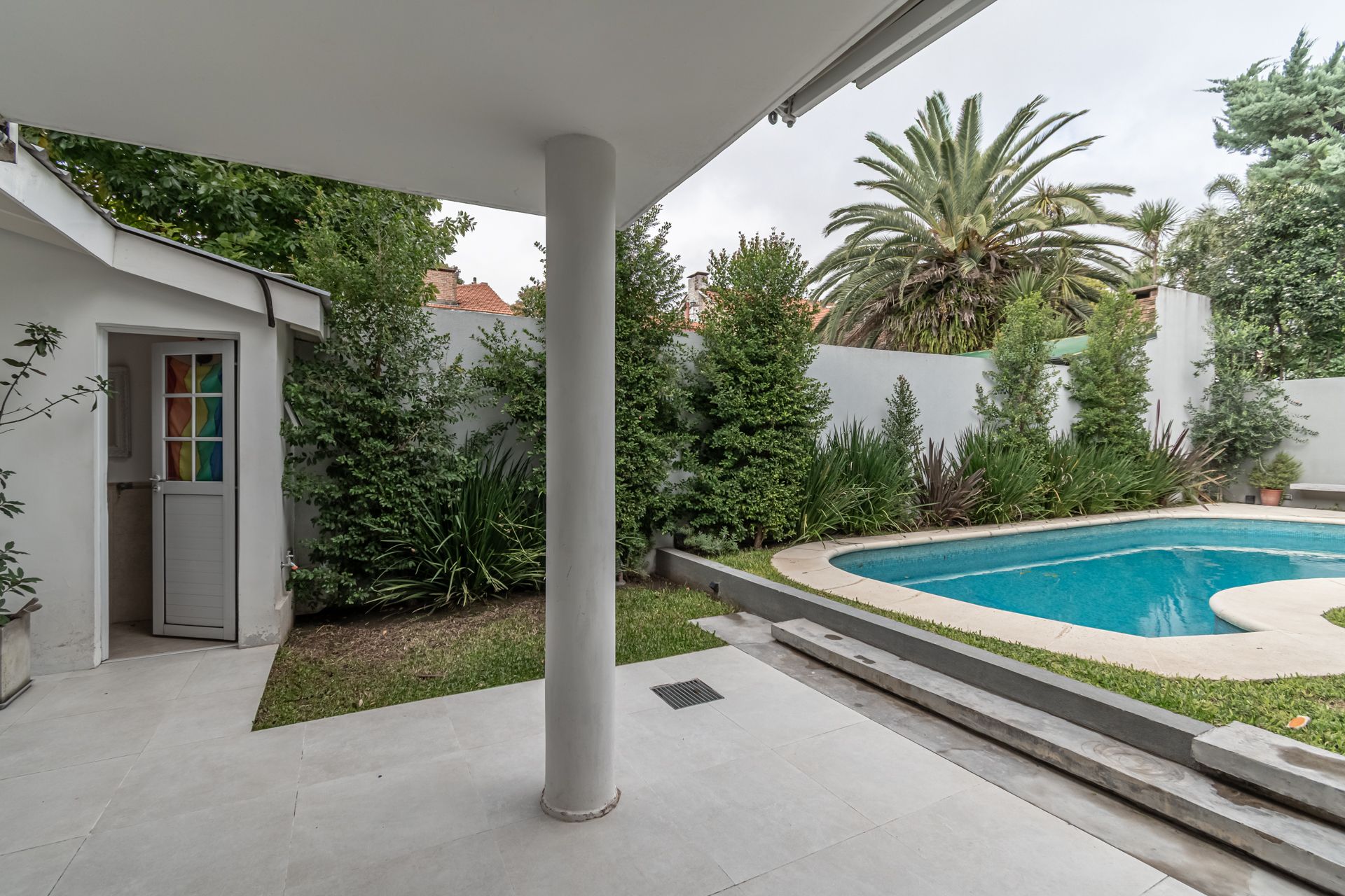 Venta Casa En Vicente Lopez Con Jardin Y Pileta
