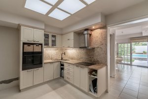 Venta Casa En Vicente Lopez Con Jardin Y Pileta
