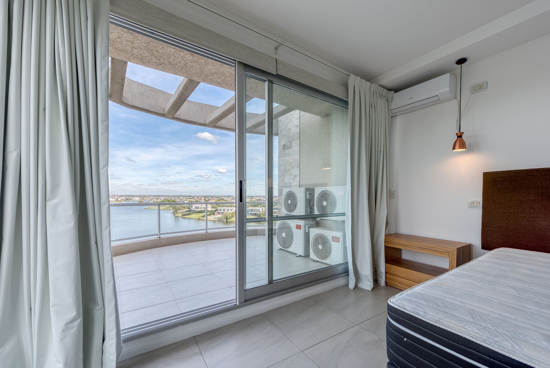 Departamento 4 amb con 2 cocheras Golf Nordelta