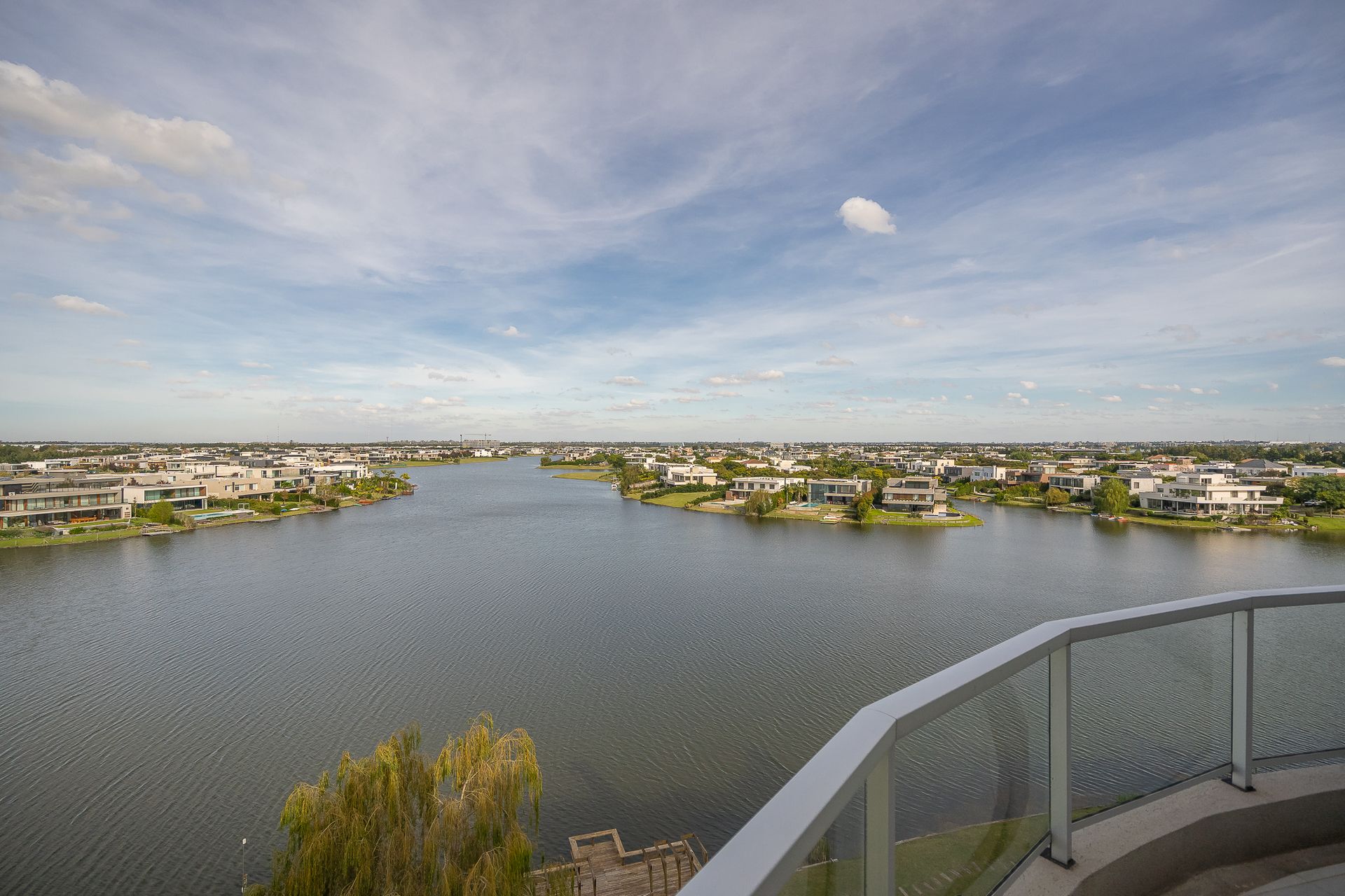 Departamento 4 amb con 2 cocheras Golf Nordelta