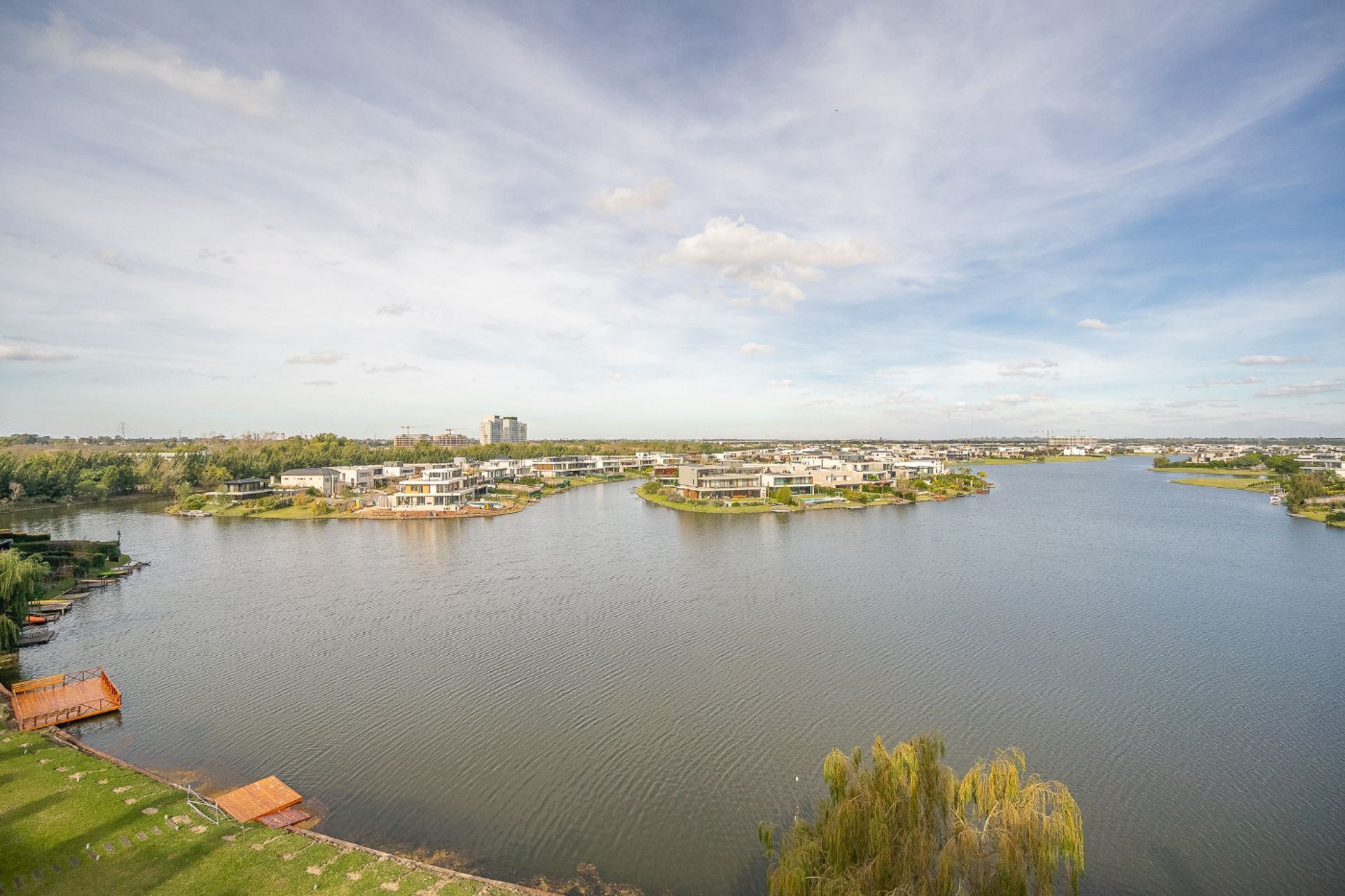Departamento 4 amb con 2 cocheras Golf Nordelta